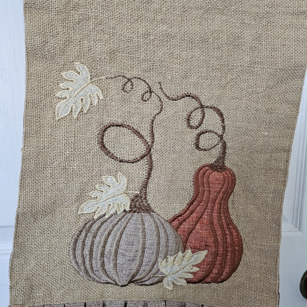 Thanksgiving table runner. - Picture 4 of 5